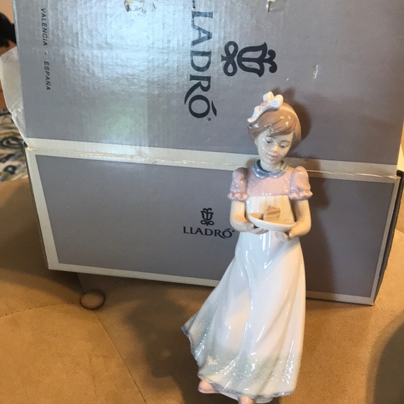 IOB Lladro Happy Birthday girl porcelain figurine